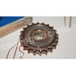 A1800500109 1800500109 MERCEDES M121 M127 M180 EKSANTRİK MİLİ GERGİ DİŞLİSİ SWAG