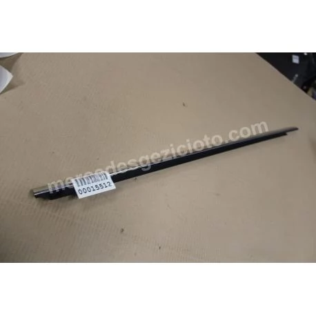 A2047253665 2047253665 MERCEDES W204 SAĞ ÖN KAPI CAM ÇITASI DIŞARDAKİ ORJİNAL